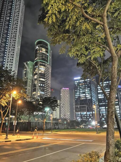 New 2Br Of 86Sqm With Parking & Netflix In Bgc Apartment Manila Bagian luar foto