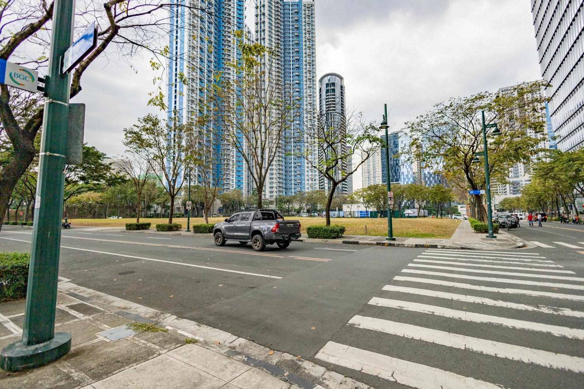New 2Br Of 86Sqm With Parking & Netflix In Bgc Apartment Manila Bagian luar foto