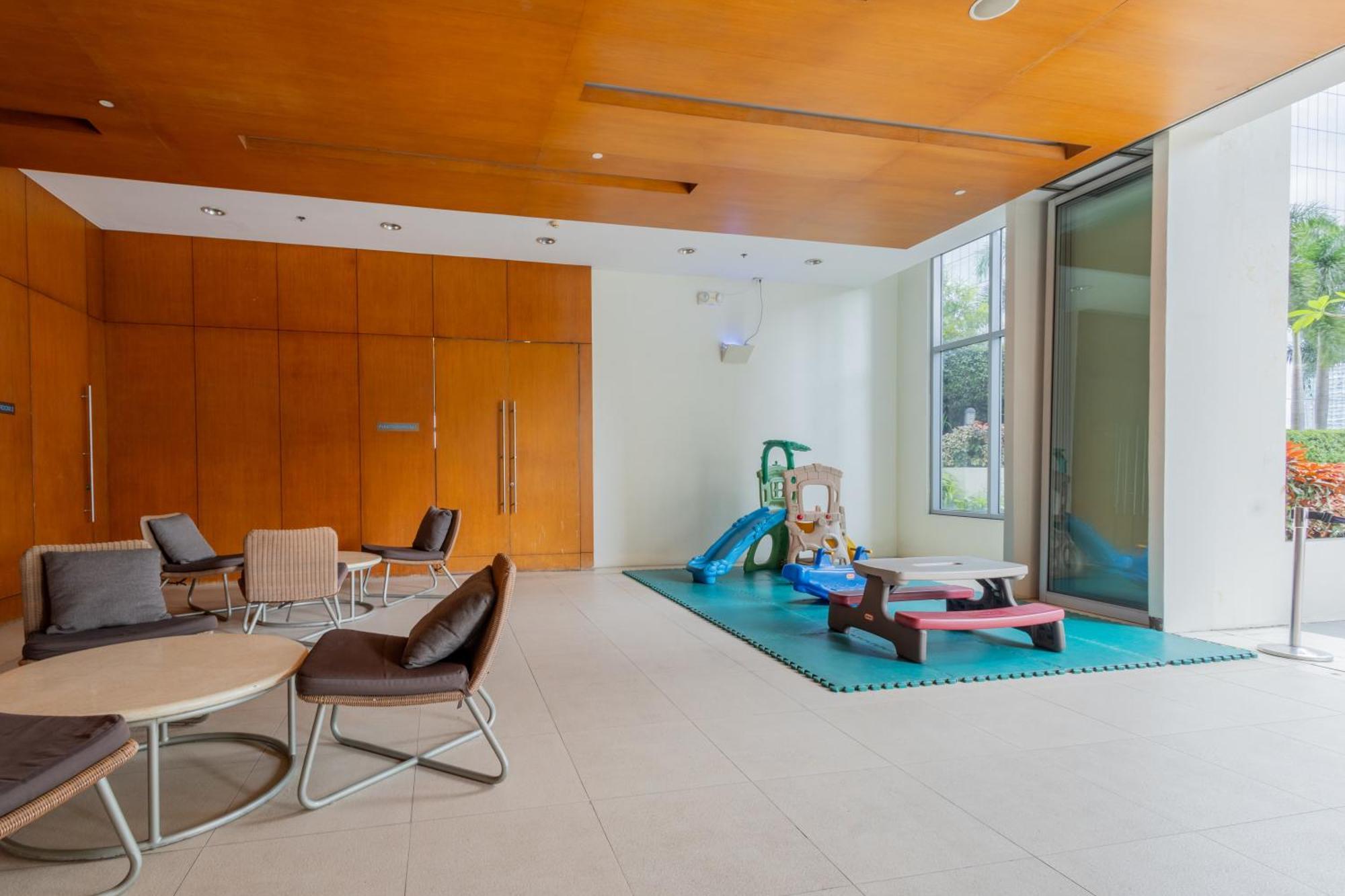 New 2Br Of 86Sqm With Parking & Netflix In Bgc Apartment Manila Bagian luar foto